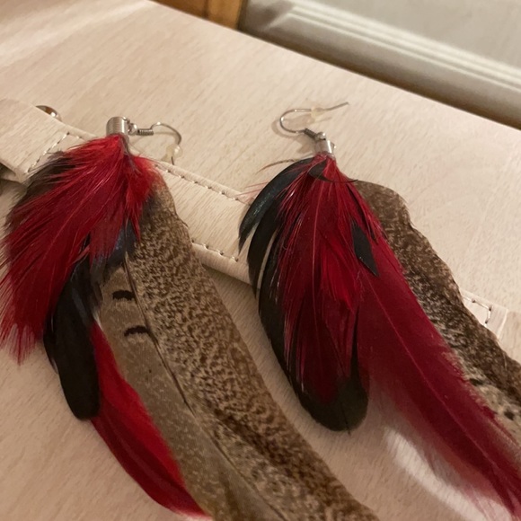 Beautiful handmade feather earrings 🪶 - Picture 2 of 3